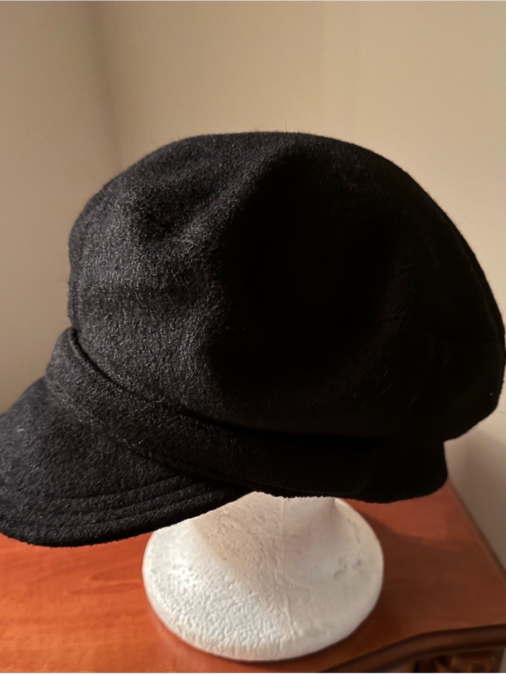 Black wool newsboy cap #newsboy #winterwear #hat